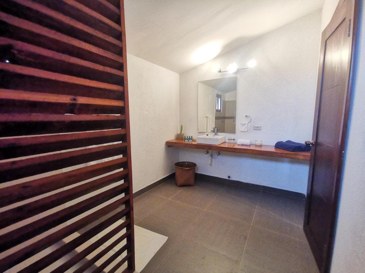 Gatun Lake Lodge Hotel Pueblo Nuevo  ภายนอก รูปภาพ