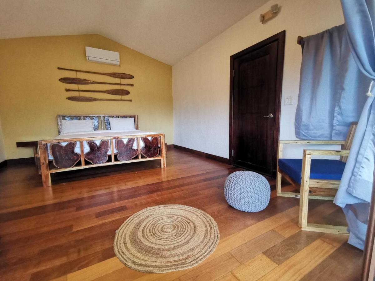 Gatun Lake Lodge Hotel Pueblo Nuevo  ภายนอก รูปภาพ